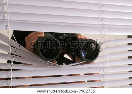 Sunce materino (chat) - Page 2 Stock-photo-binoculars-looking-through-the-blinds-9902755