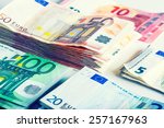 several hundred euro  banknotes ...