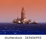 oil rig in gulf of mexico ...
