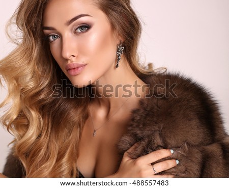 naked woman on fur bed male bisexual help