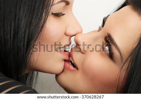 Close Up Lesbian 68