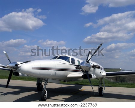 Propeller Aircraft Engine On Wwi Biplane Stock Photo 492147 - Shutterstock