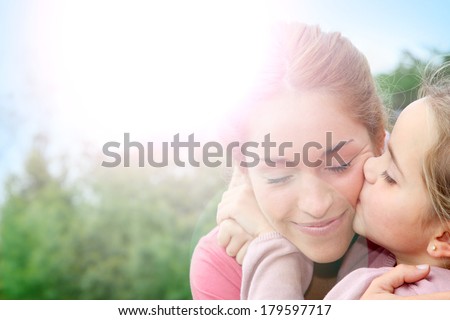 crazy woman dating chart mom kissing other men