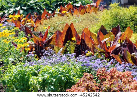 Landscaped Flower Garden Stock Photo 55329784 - Shutterstock
